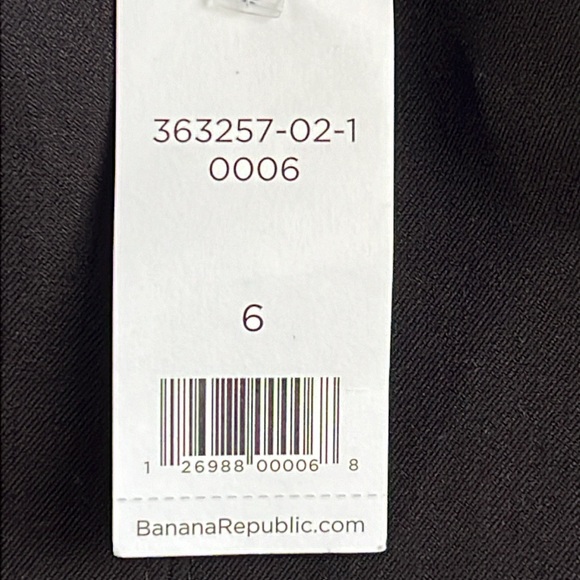 NWT Banana Republic Bi- Stretch Scalloped Cocktail Dress V- Neck Dress. - Picture 5 of 12